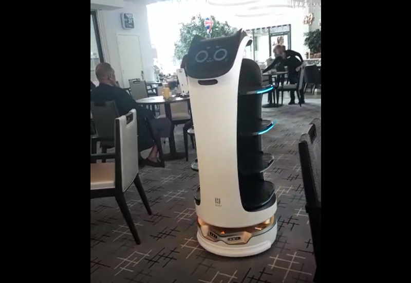 Elior's kitchen robot can carry twice as many trays as humans